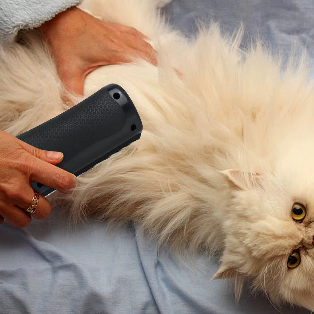 Spark Groom™ – De borstel die wél de ondervacht aanpakt